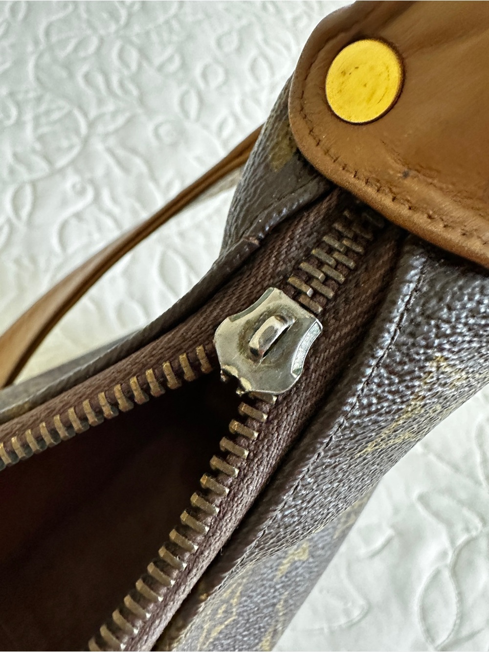Louis Vuitton Monogram Canvas  Shoulder Bag in Brown and Tan - Picture 4 of 13